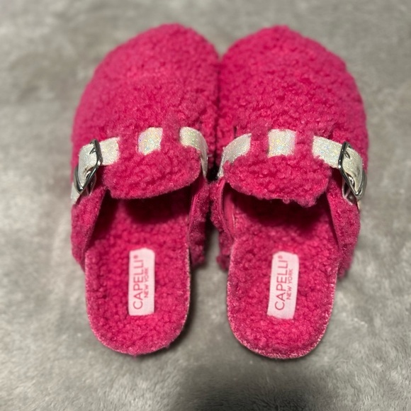 NWOT Capelli Kids Slipper Shoes - Picture 1 of 9